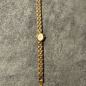 Elegant vintage gold women's Citizen quartz watch